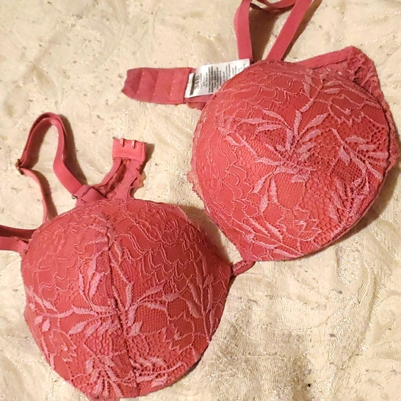 Pink lace bra - Picture 2 of 4